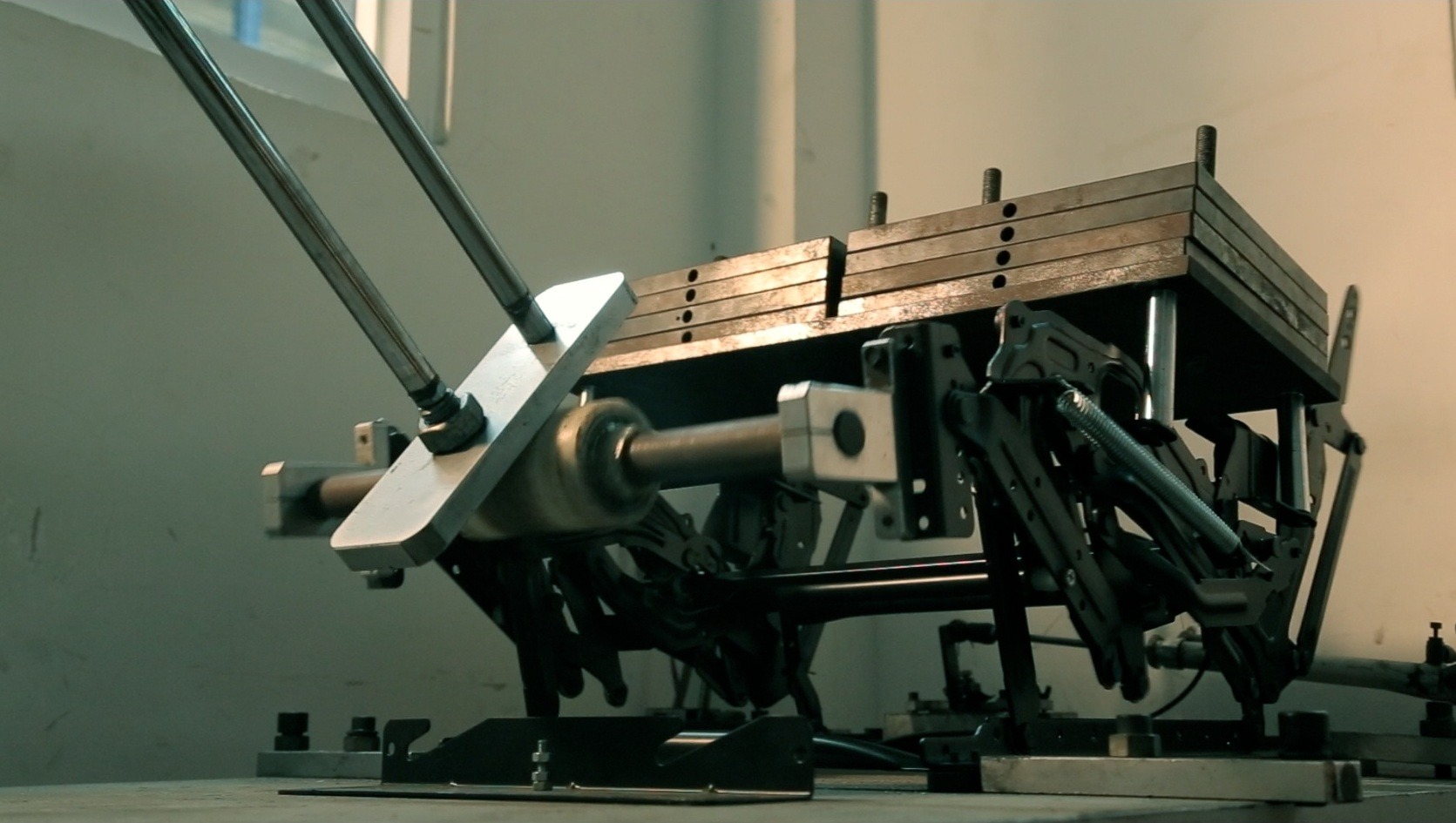 Recliner mechanism cyclic test